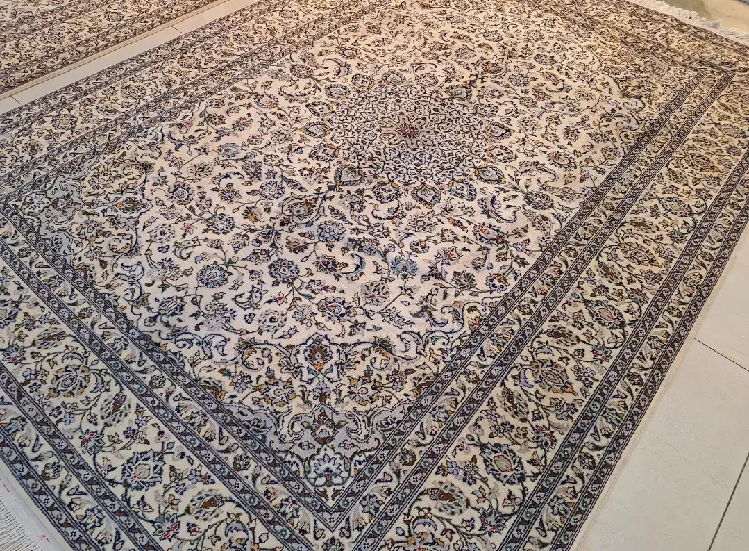 جفت فرش ۹متری دستباف زمینه سفید کاشان|فرش|تهران, اکباتان|دیوار