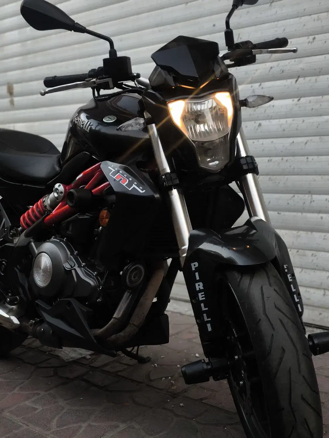 بنلی ۲۵۰ دو سیلندر مشکی مدل ۹۸ در حد|موتورسیکلت|تهران, هرندی|دیوار