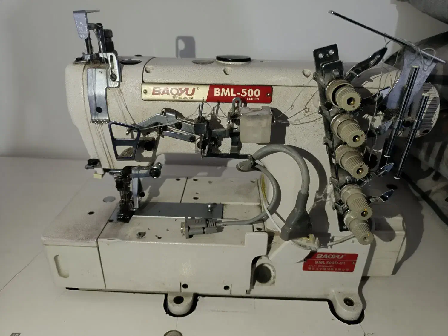 چرخ خیاطی میان دوز دینام سرور|چرخ خیاطی و ریسندگی|ملایر, |دیوار