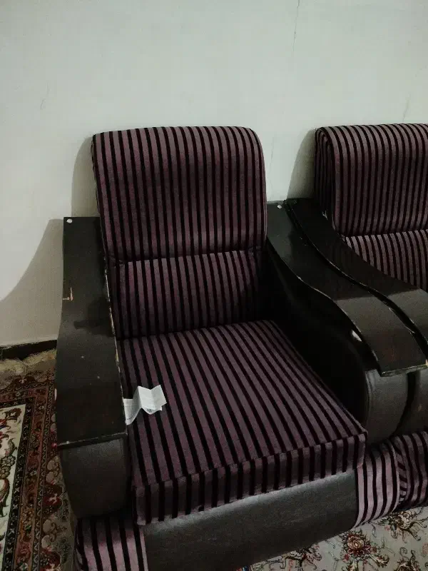 مبل راحتی*|مبلمان خانگی و میز عسلی|دهلران, |دیوار