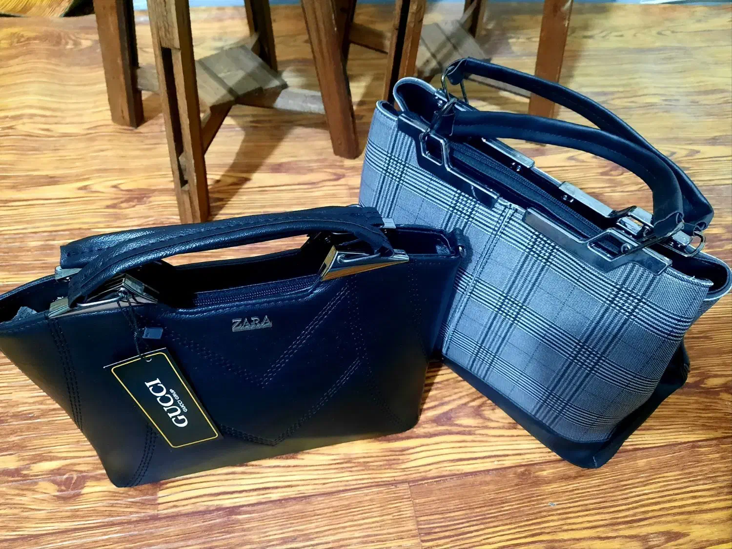 کیف و کفش|کیف، کفش، کمربند|شیراز, کوشک میدان|دیوار