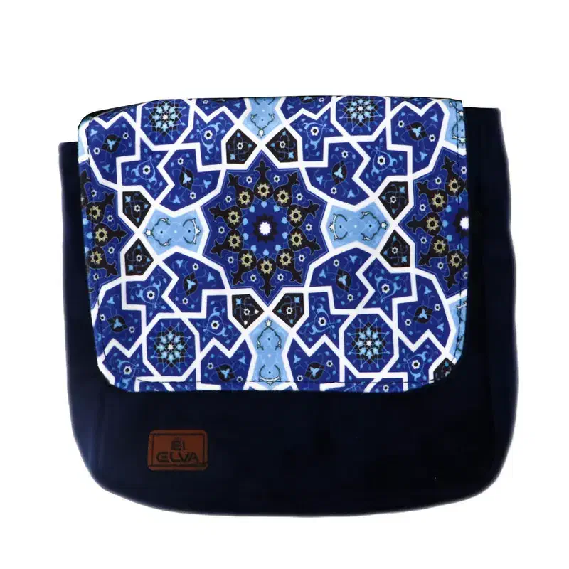 کیف|کیف، کفش، کمربند|رشت, فلسطین|دیوار