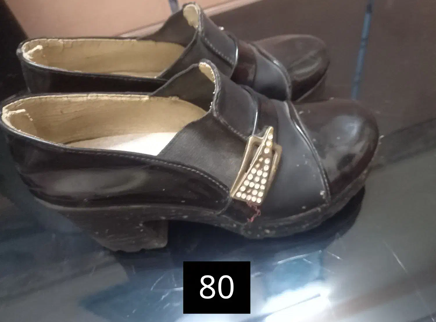 کفش|کیف، کفش، کمربند|ایرانشهر, |دیوار