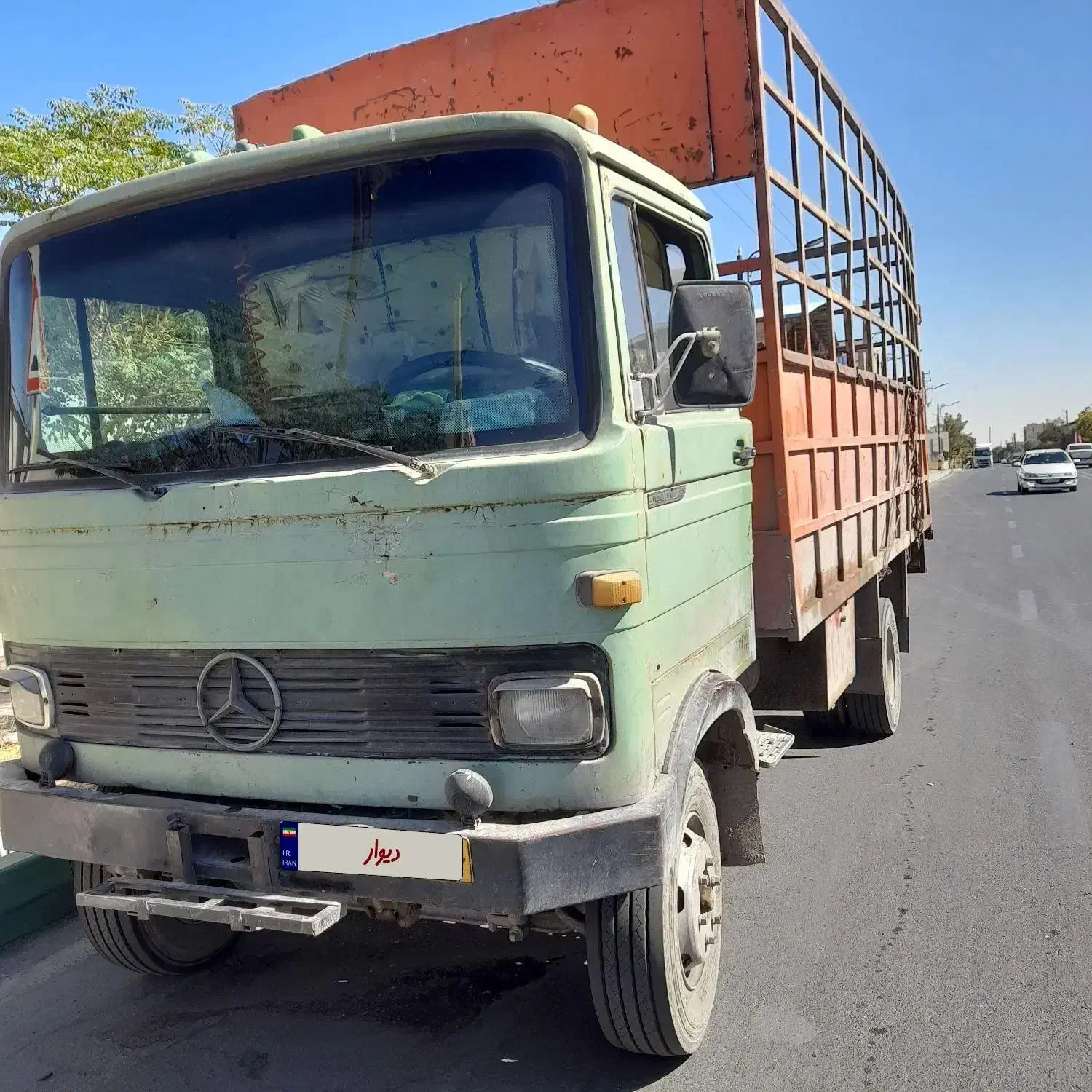 خاور باری فلزی|خودرو سنگین|رباط‌کریم, رباط‌کریم|دیوار