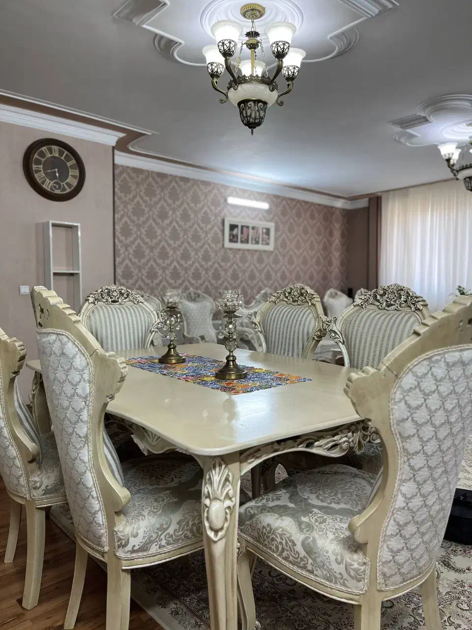 مبل سلطنتی و راحتی همراه میز غذاخوری|مبلمان خانگی و میز عسلی|بجنورد, |دیوار