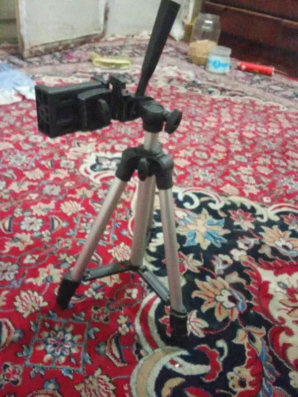 سه پایه گوشی.|دوربین عکاسی و فیلم‌برداری|بروجرد, |دیوار