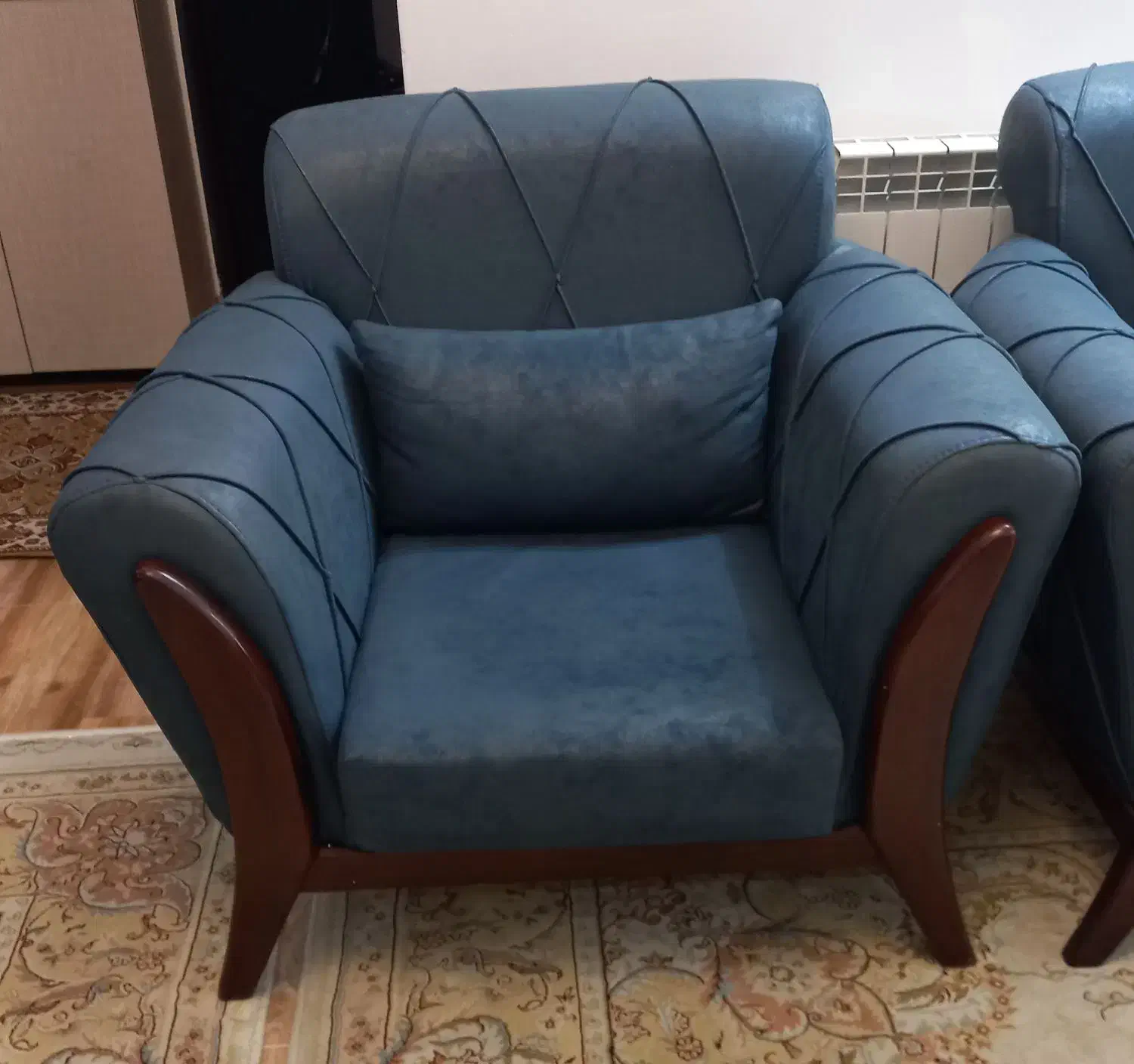 مبل ۷ نفره همراه با پیش میز و دو عدد میز عسلی|مبلمان خانگی و میز عسلی|قائمشهر, |دیوار