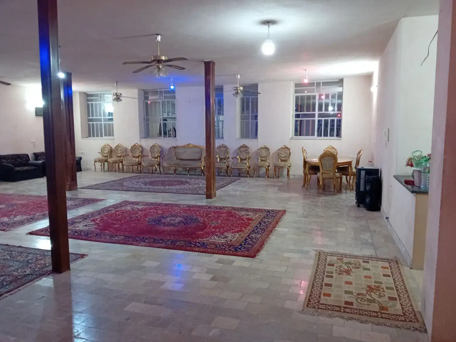 اجاره باغ روزانه پل پالایشگاه|اجارهٔ کوتاهمدت ویلا و باغ|شیراز, حومه شیراز|دیوار