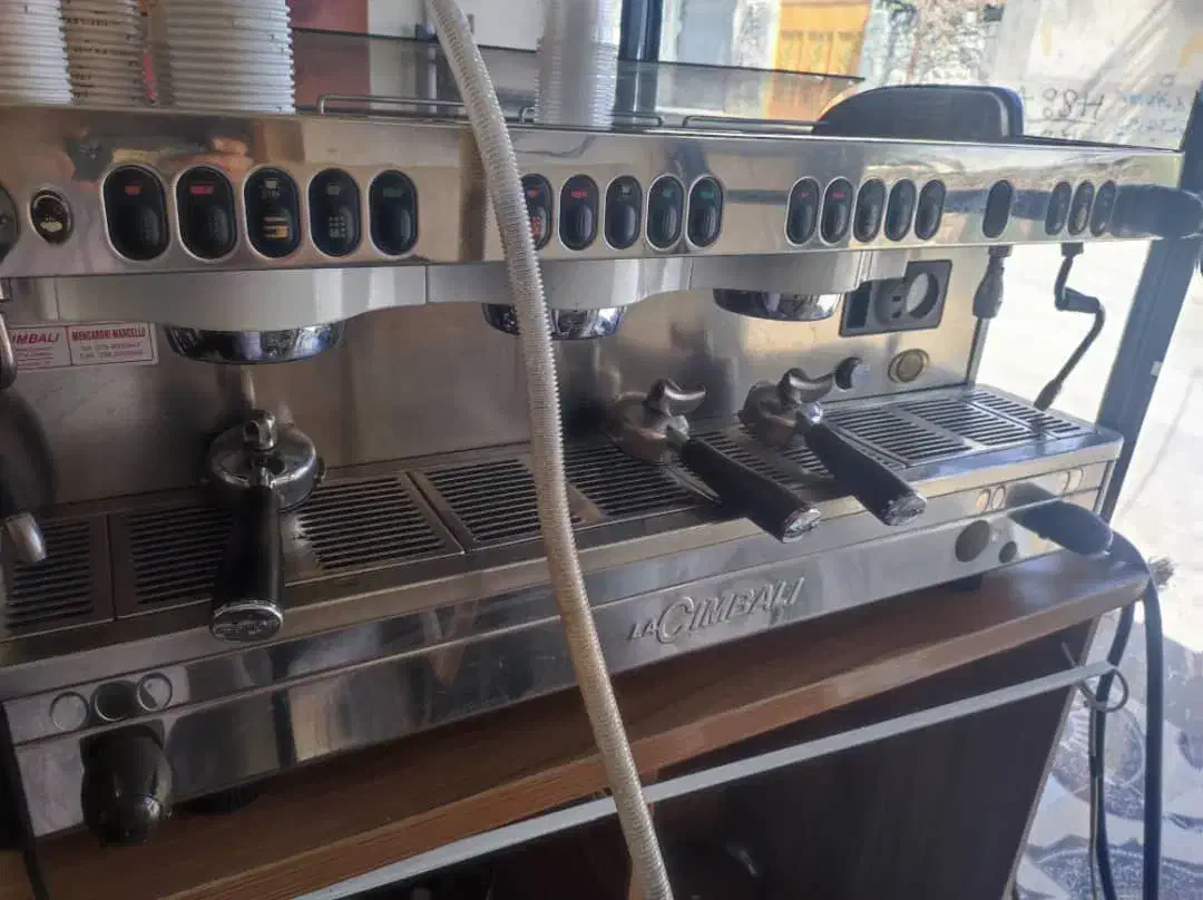 کلیه وسایل کافه شامل تلویزیون ال ای دی ۴۳اینچ|کافیشاپ و رستوران|چرام, |دیوار