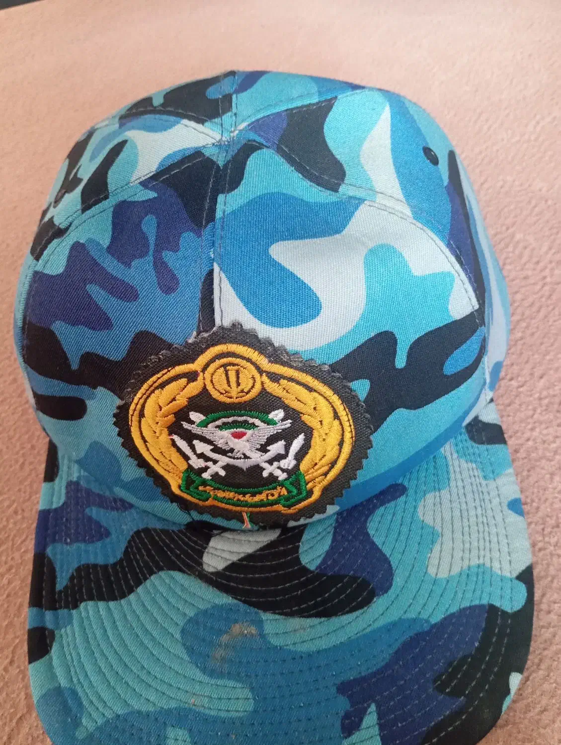 کلاه|لباس|جره و بالاده, |دیوار