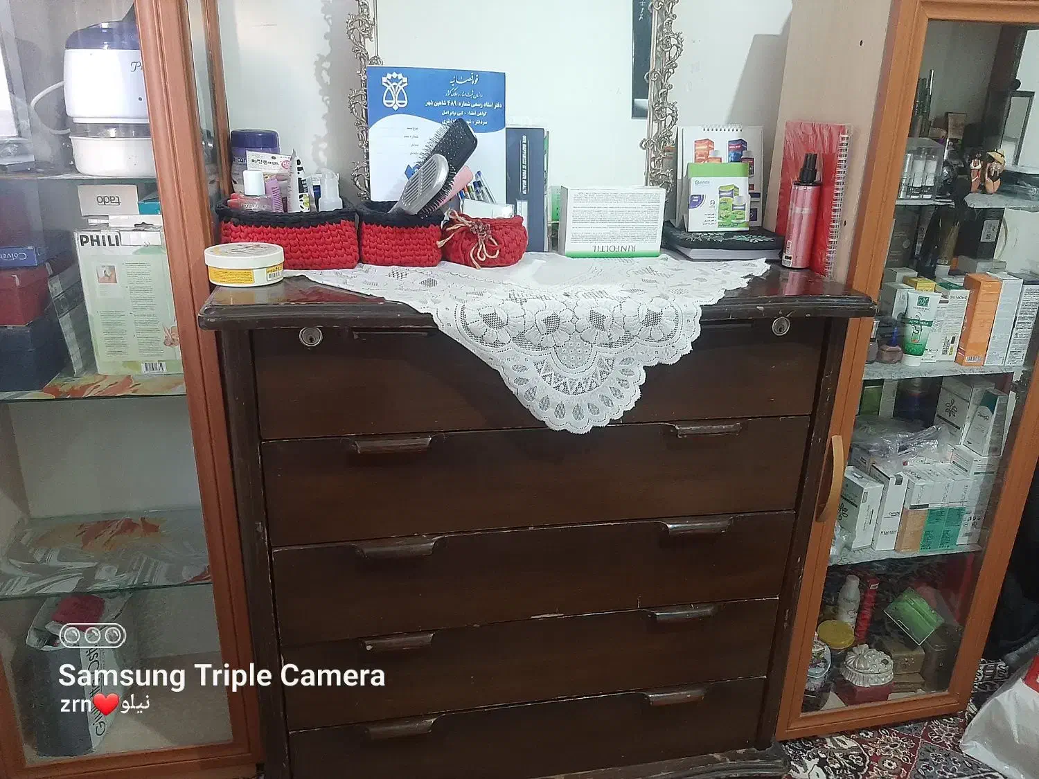 فروش تخت فرفورژه یک نفره وفرش و....|مبلمان خانگی و میز عسلی|شاهینشهر, شهرک گلدیس|دیوار