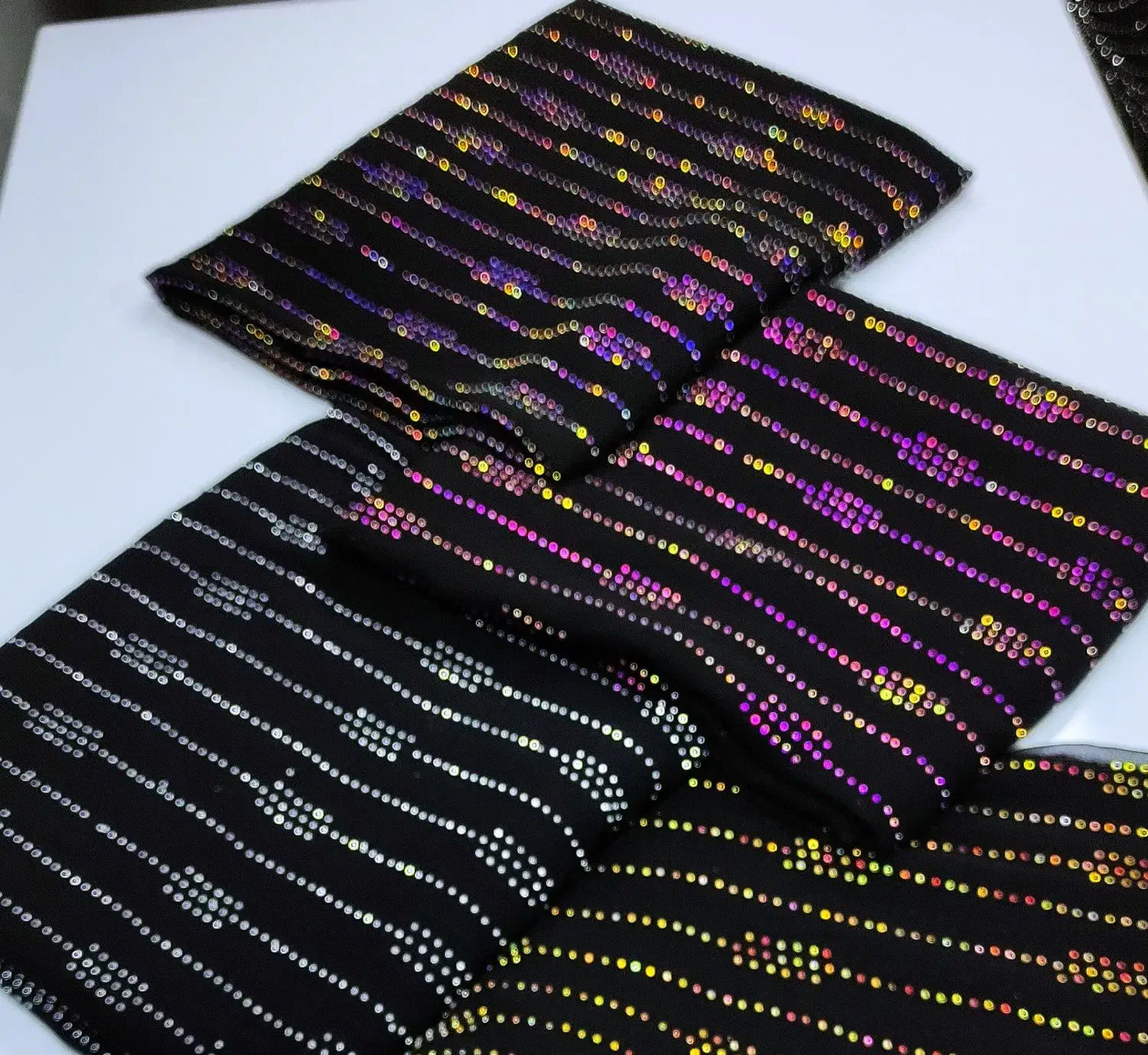 حریر زمینه مشکی با طرح های روز و خوشکل|لباس|کامیاران, |دیوار