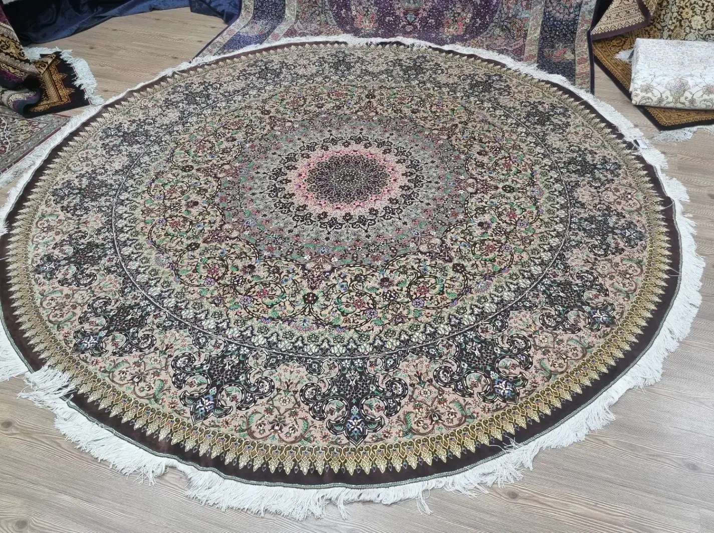 فرش دستباف دایره قطر 2.5 تمام ابریشم قم|فرش|کرج, عظیمیه|دیوار