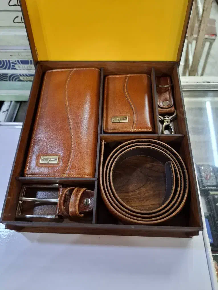 کادویی|کیف، کفش، کمربند|ارومیه, |دیوار