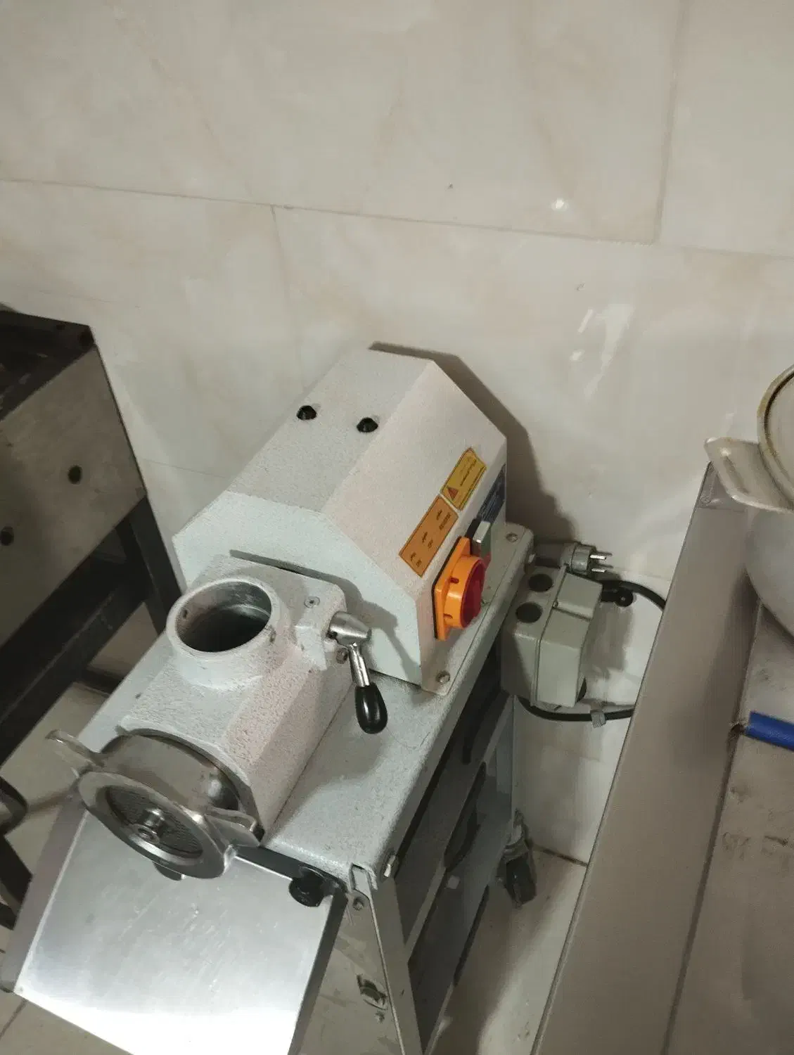 چرخ گوشت|خردکن، آسیاب، غذاساز|سیرجان, |دیوار