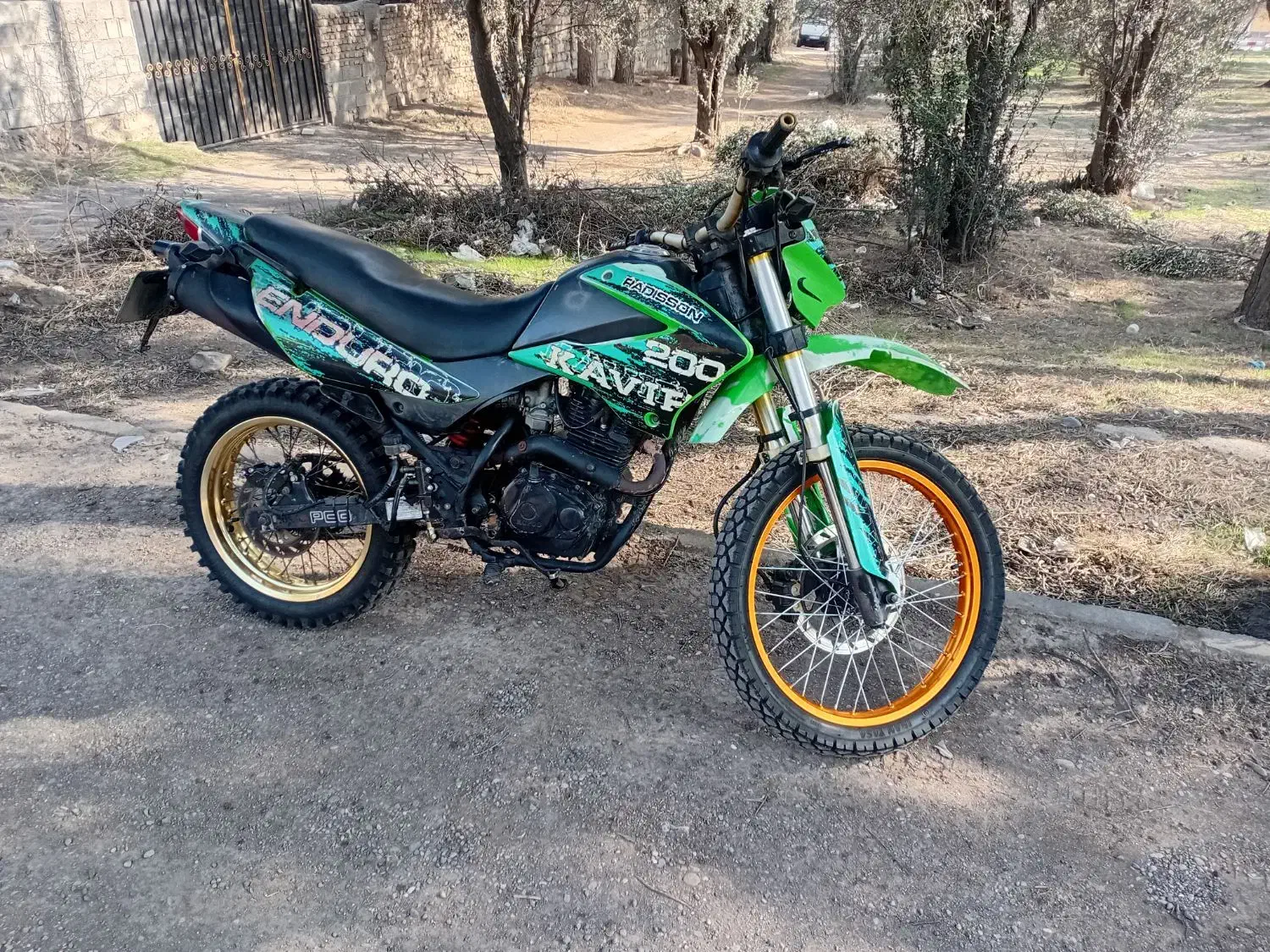 تریل گلد ۲۰۰|موتورسیکلت|رستم‌آباد, |دیوار