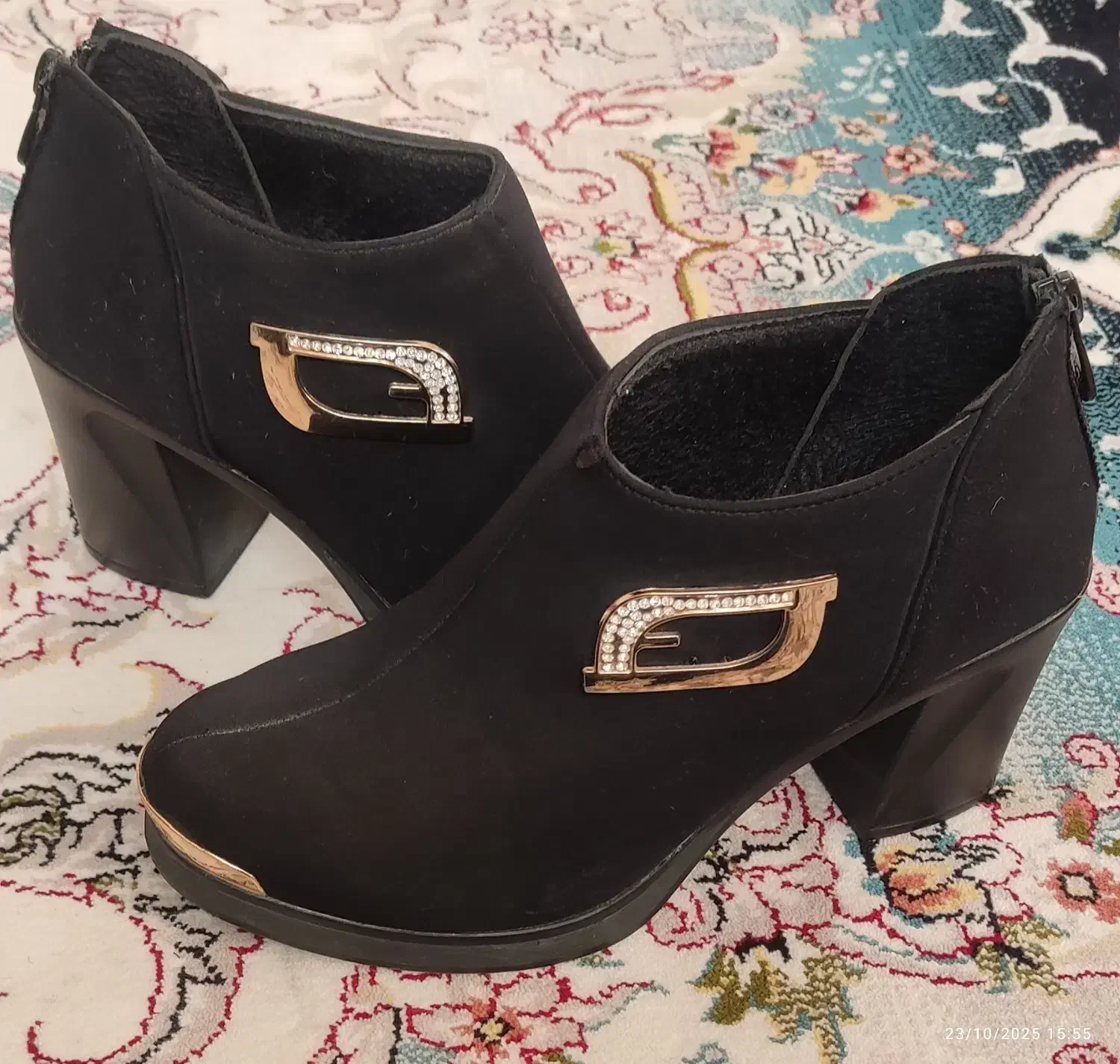 نیم بوت|کیف، کفش، کمربند|اهر, |دیوار