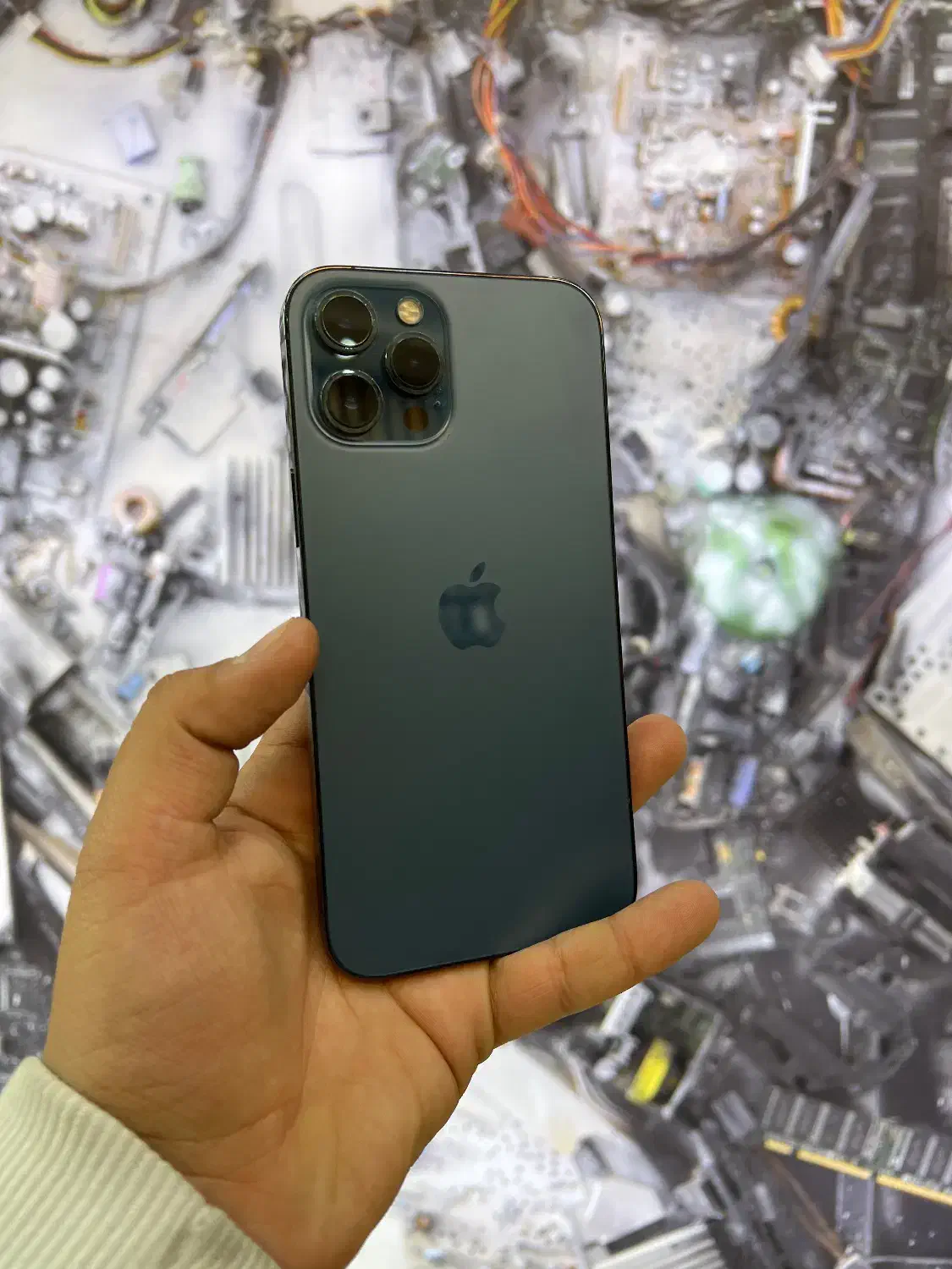 ایفون ۱۲پرومکس ابی ۱۲۸گیگ تمیز در|موبایل|اصفهان, مفتح|دیوار