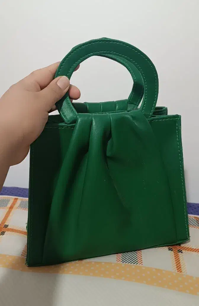 کیف|کیف، کفش، کمربند|کازرون, |دیوار