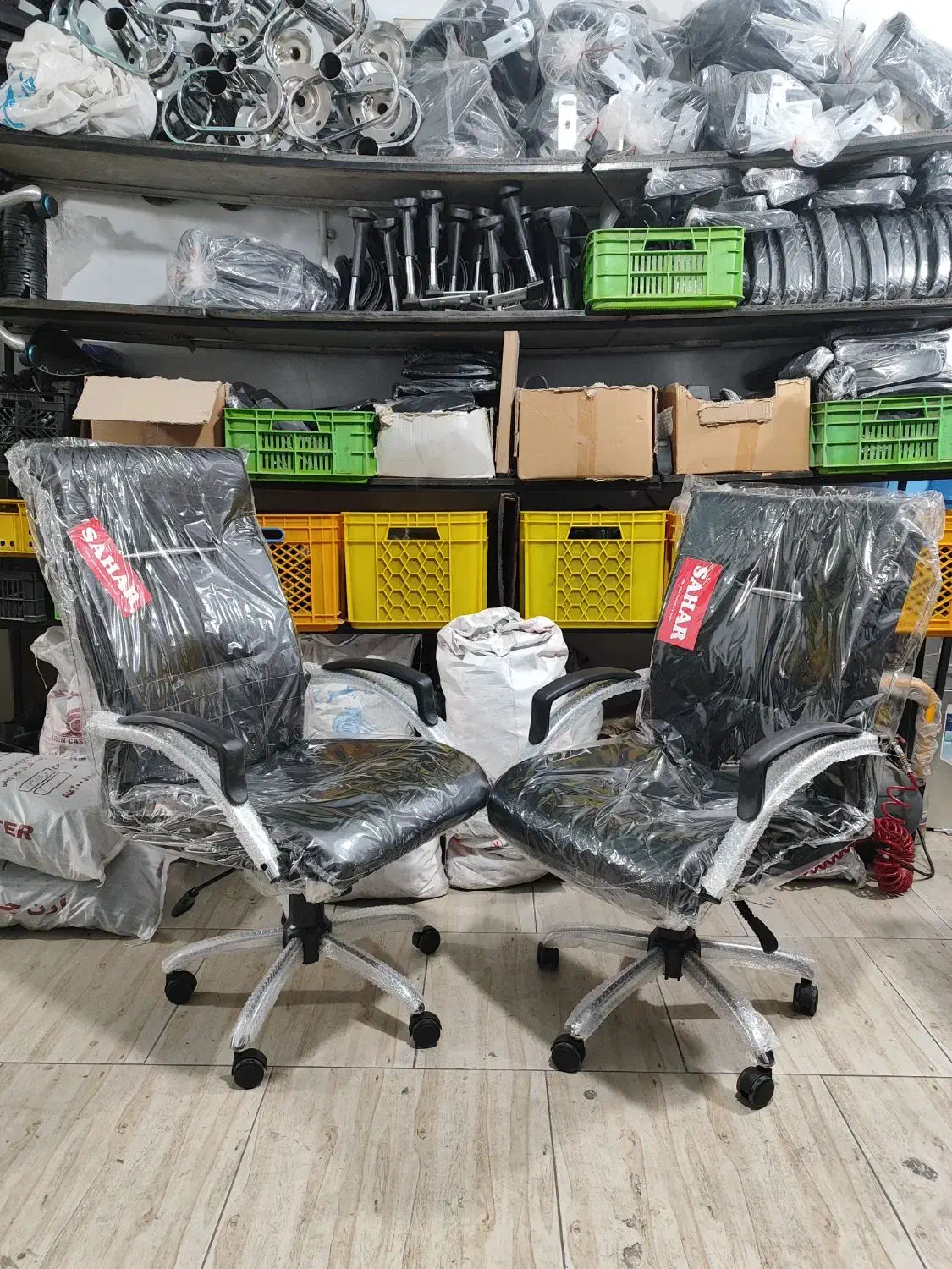 صندلی کارمندی صندلی مدیریتی ، گردان و کامپیوتر|مبلمان اداری|تهران, خاک سفید|دیوار