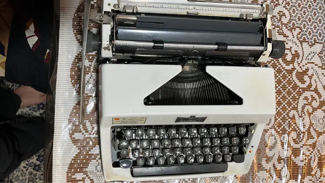 دستگاه تایپ المپیا|کلکسیون اشیاء عتیقه|کرج, عظیمیه|دیوار