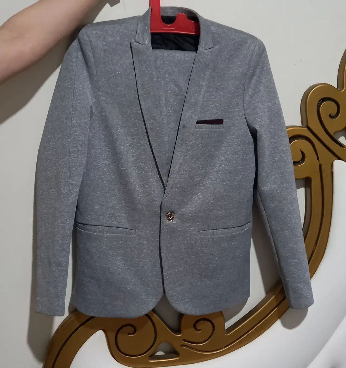 تعدادی لباس شیک مجلسی و کت شلوار پسرانه|لباس|تربتحیدریه, فردوسی جنوبی|دیوار