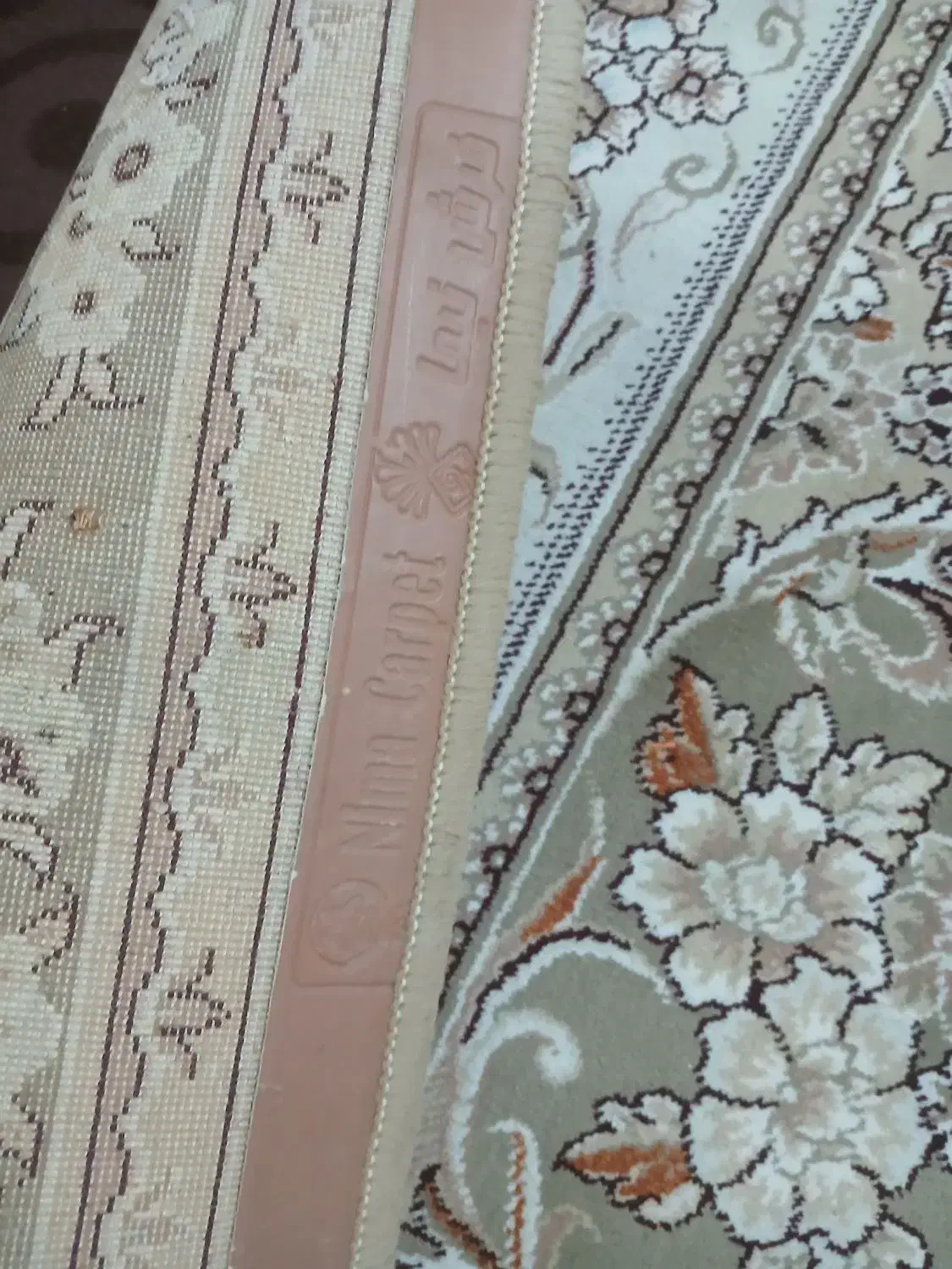 قالی ۱۲ متری در حد نو رنگ نخودی گل ابریشم|فرش|اهواز, سیاحی(سه راه خرمشهر)|دیوار