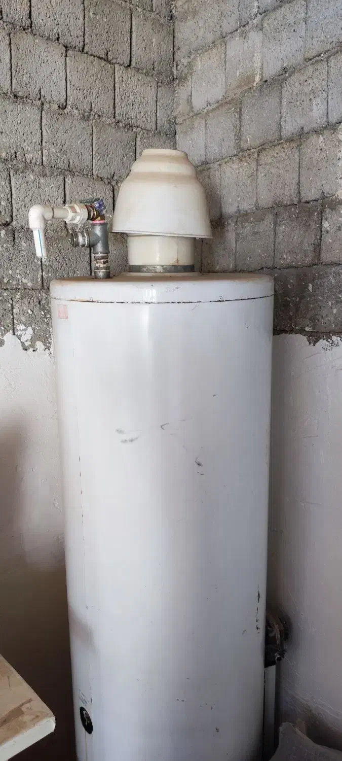 ابگرمکن سالم و بدون عیب|آبگرمکن، پکیج، شوفاژ|پیرانشهر, |دیوار