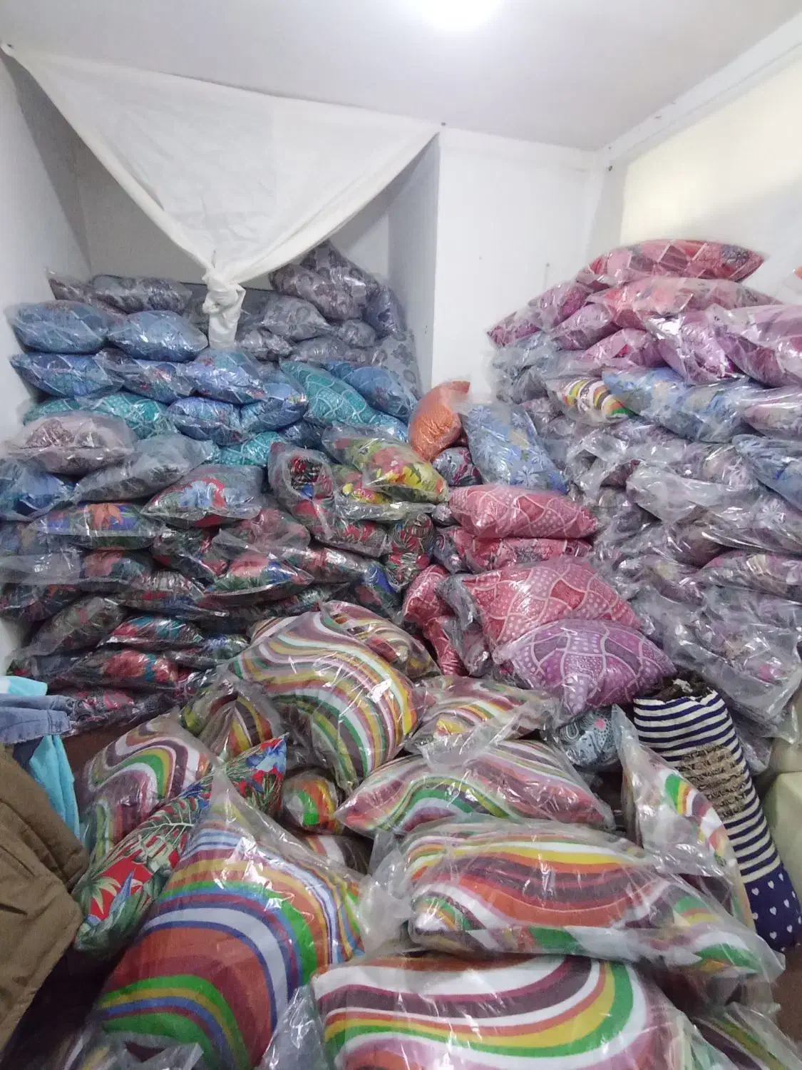 لباس ‌ و بالش|لباس|ارومیه, |دیوار