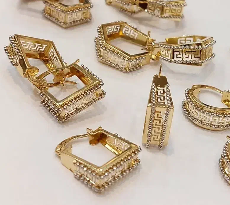 گوشواره حلقه ای ورساچه طلا|جواهرات|کاشان, بازار کاشان|دیوار