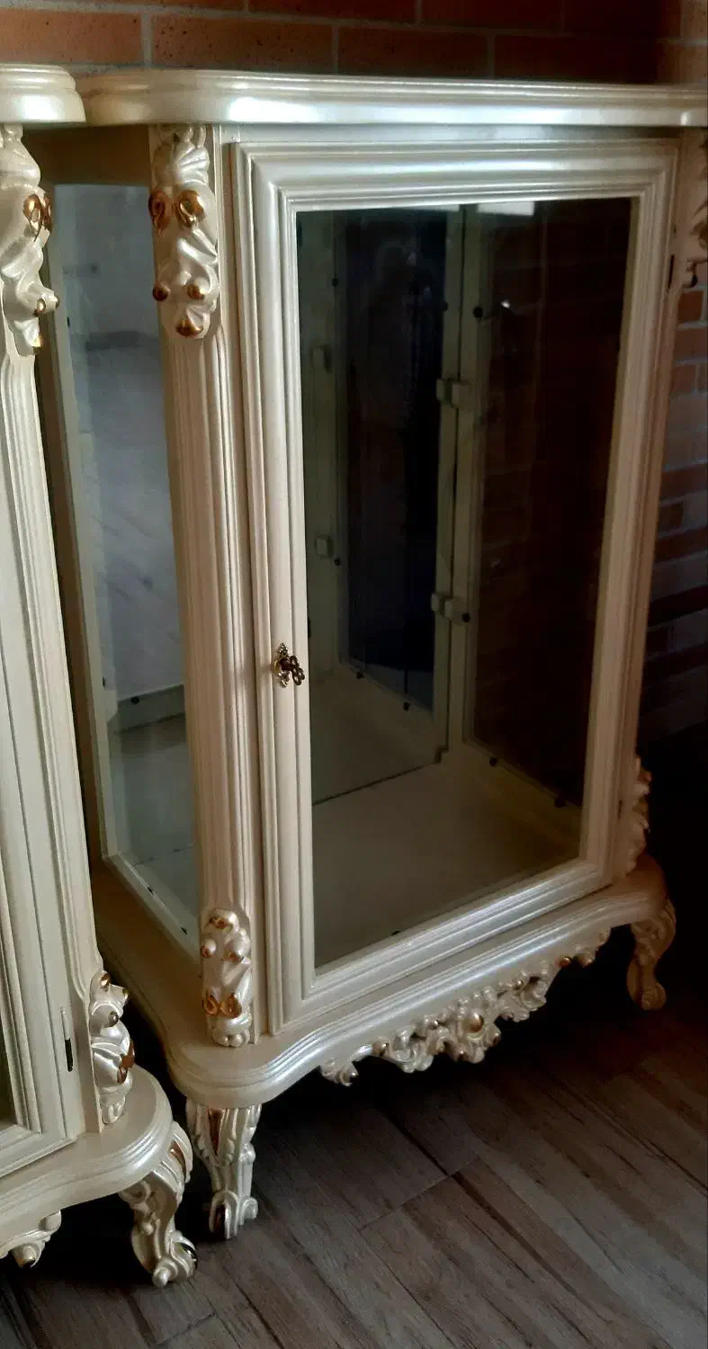 ویترین چوب راش نو ورق طلا|بوفه، ویترین، کنسول|قم, زنبیل آباد|دیوار