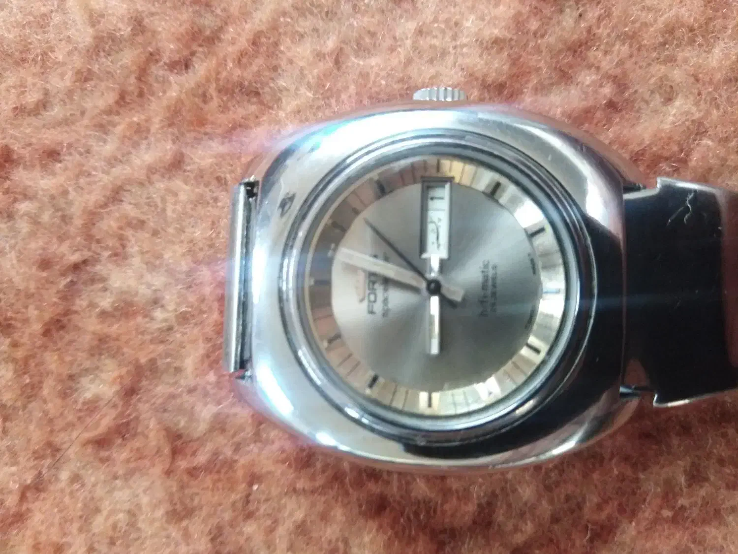 ساعت موچی|ساعت|اقلید, |دیوار