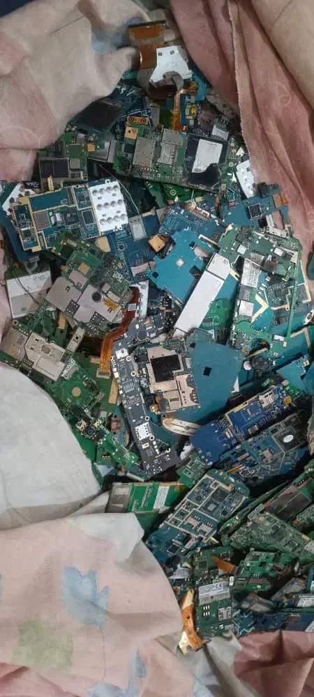 برد ضایعاتی موبایل و کامپیوتر بالاترین قیمت|لوازم جانبی موبایل و تبلت|اهواز, شهرک نفت|دیوار