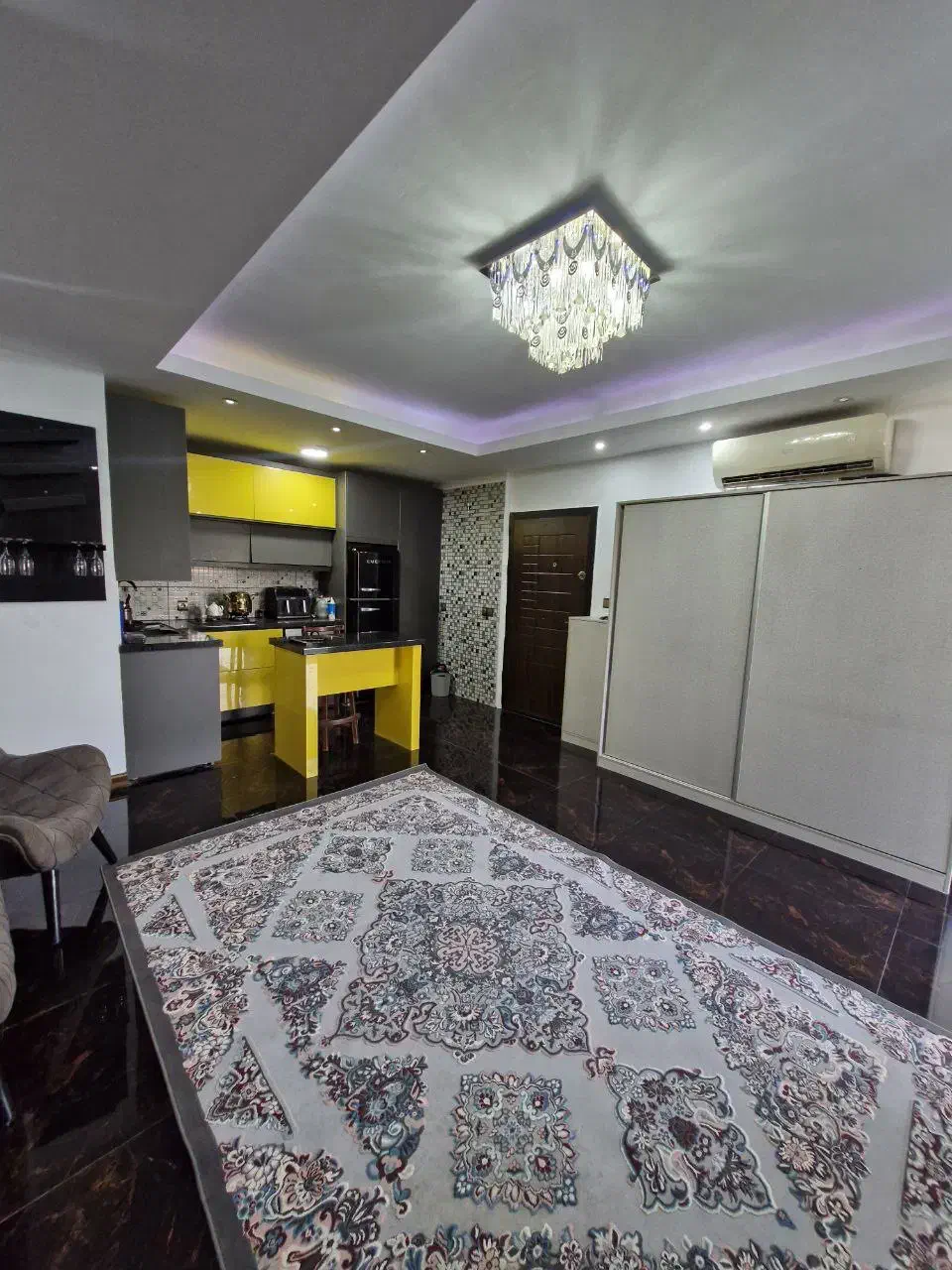 حیاط ۱۱۰ متری وسط شهر * بله واقعیه|فروش آپارتمان|اندیشه, اندیشه فاز ۱|دیوار