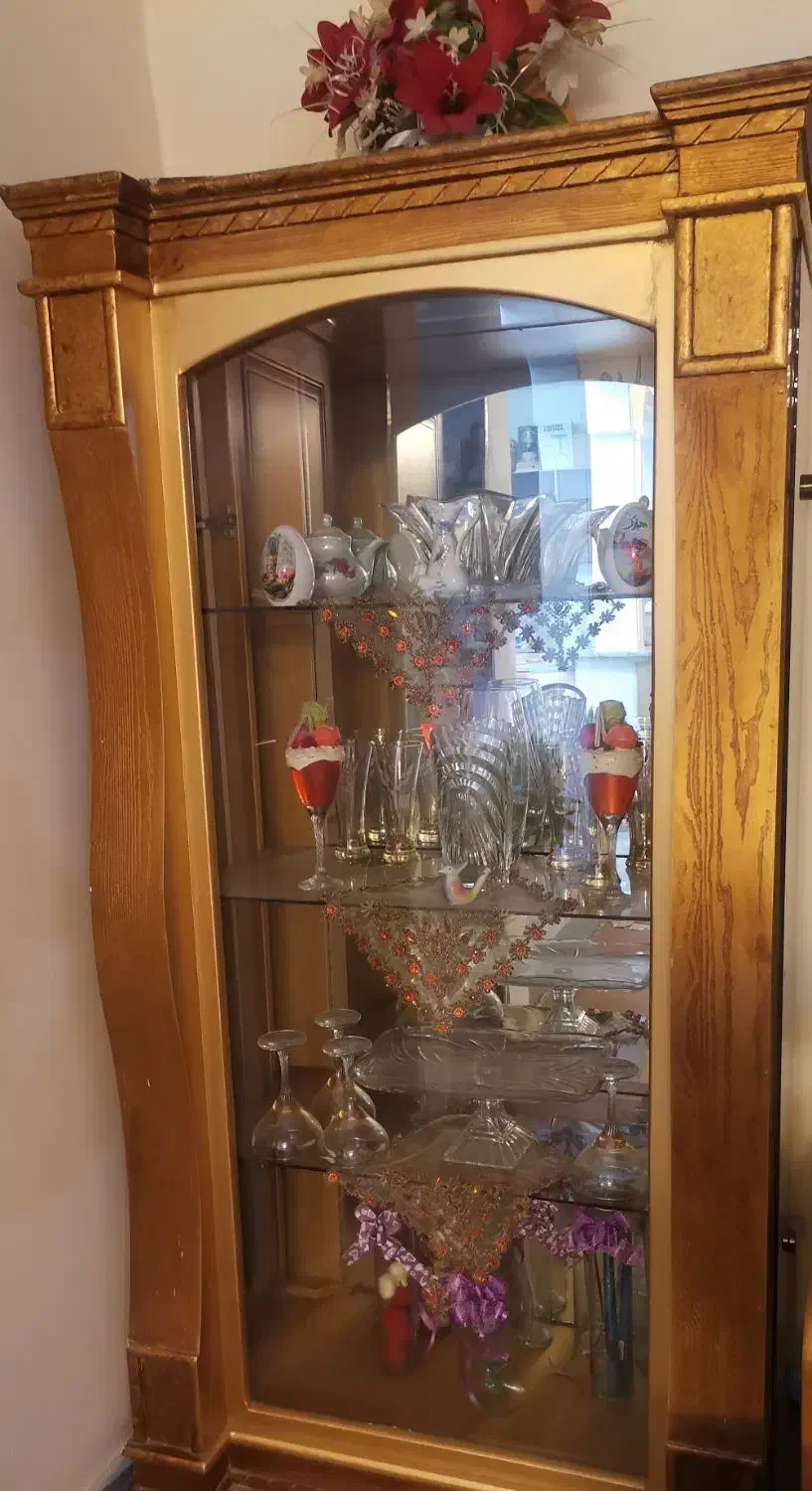 بوفه چوبی 4 طبقه طلایی|بوفه، ویترین، کنسول|اسدآباد, |دیوار