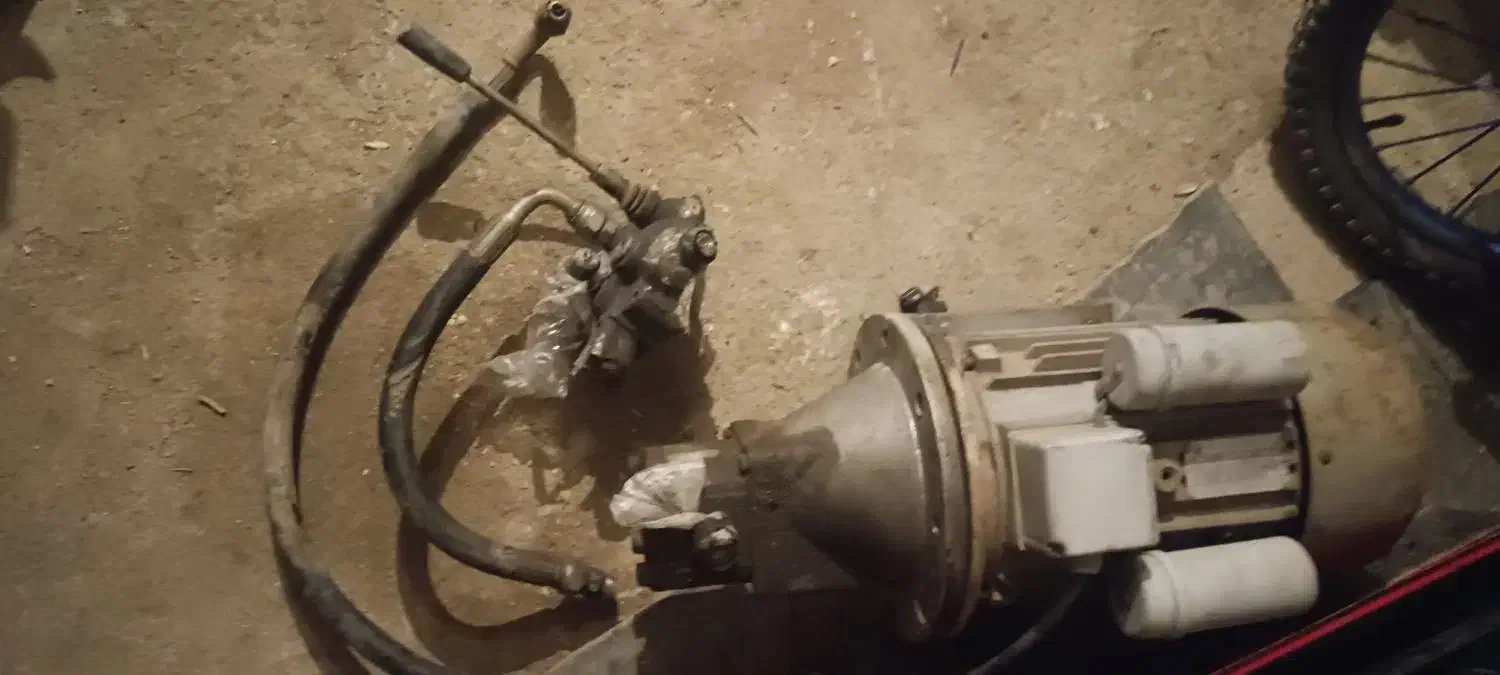 دینام 3اسب تک فاز+پمپ هیدرولیک+لیور|ماشین‌آلات صنعتی|زرند, |دیوار