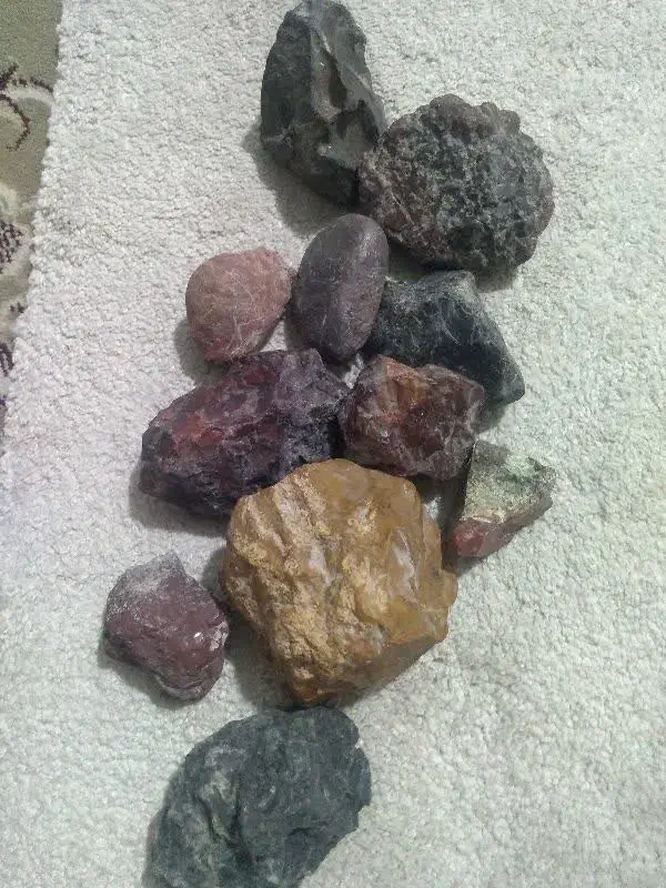 سنگ|جواهرات|مشهد, کوی ولیعصر|دیوار