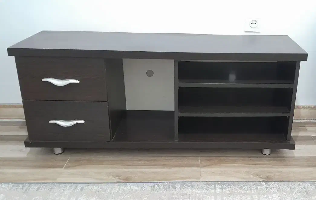 میز تلویزیون در حد نو|میز تلویزیون|لاهیجان, لیالستان|دیوار