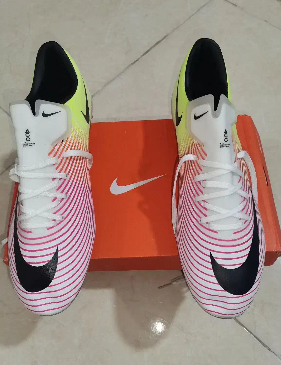 کفش استوک فوتبال Nike Mercurial vapor|کیف، کفش، کمربند|ساری, |دیوار