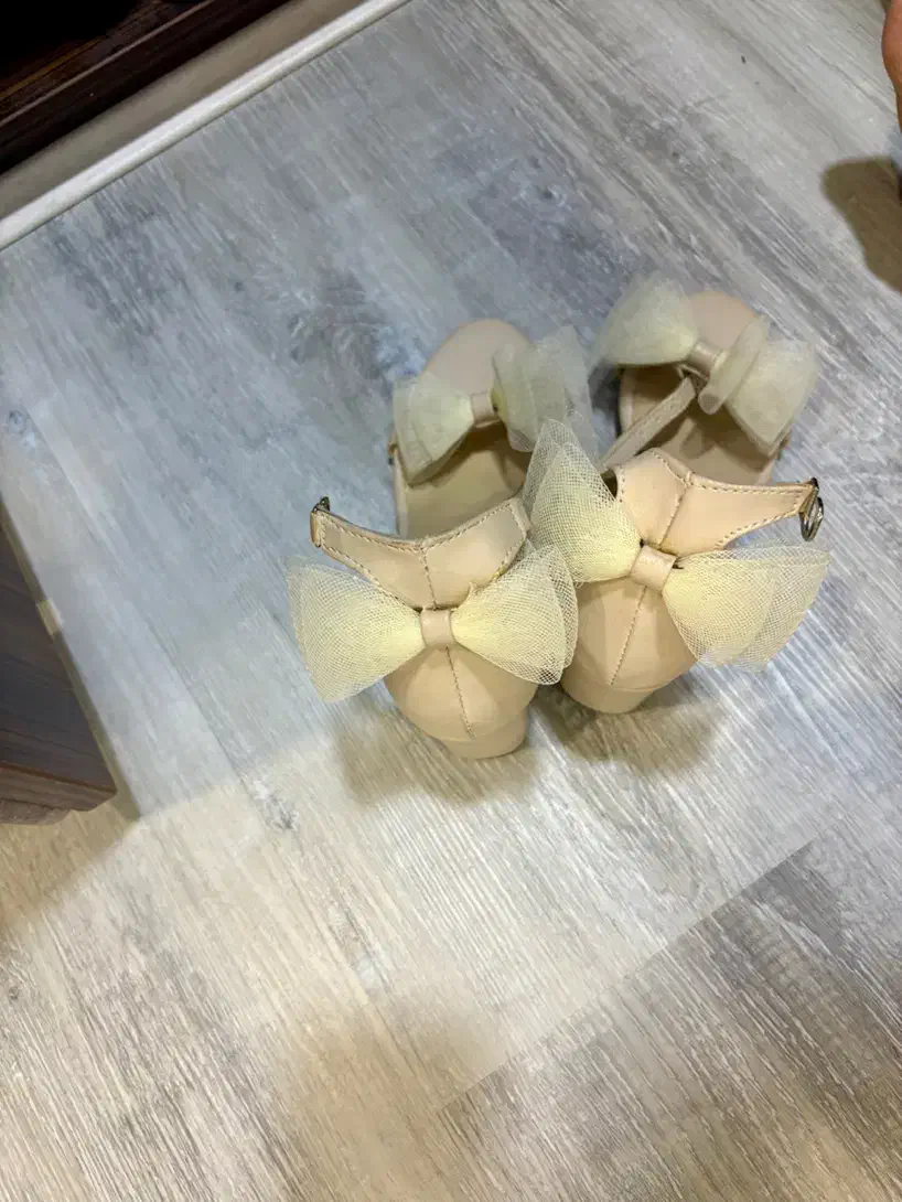 لباس و کفش کاملا نو|لباس|رشت, گلسار|دیوار