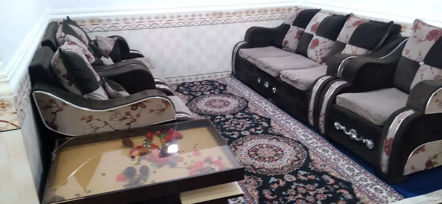 مبل ۷نفره سالم وتمیز|مبلمان خانگی و میز عسلی|سوسنگرد, |دیوار