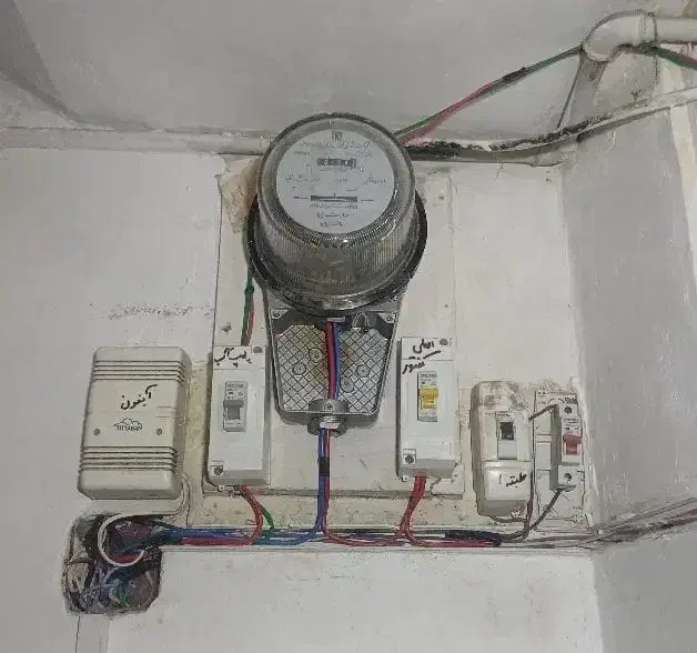 رفع اتصالی برق کار برقکش برقکار ساختمان 24ساعته|خدمات پیشه و مهارت|کرمانشاه, |دیوار