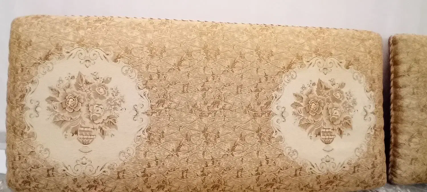 پشتی|پشتی|بروجرد, |دیوار