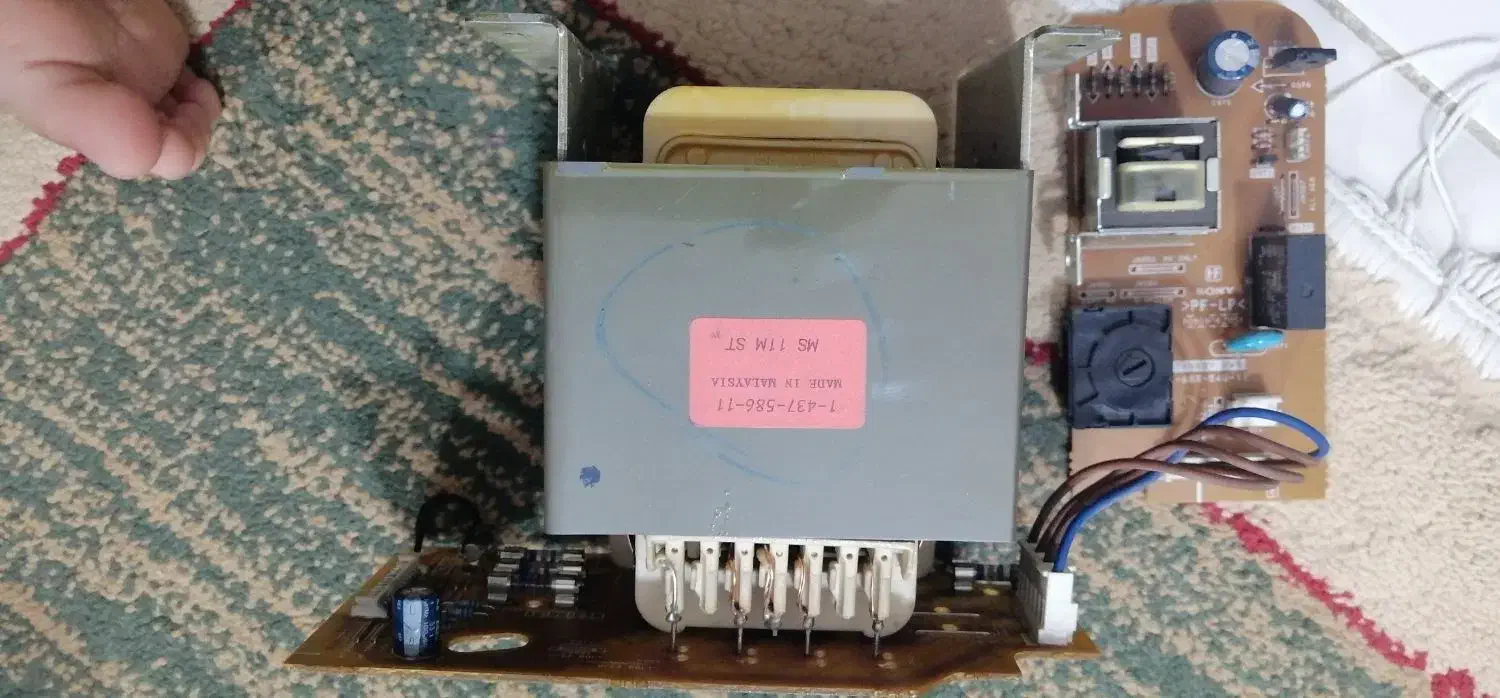 تعدادی لوازم صوتی وتصویری|سیستم صوتی خانگی|بومهن, |دیوار