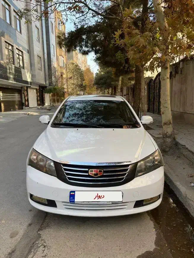 جیلی امگرند ۲۰۱۳ دنده ای تمیز|خودرو سواری و وانت|مشهد, اقبال|دیوار