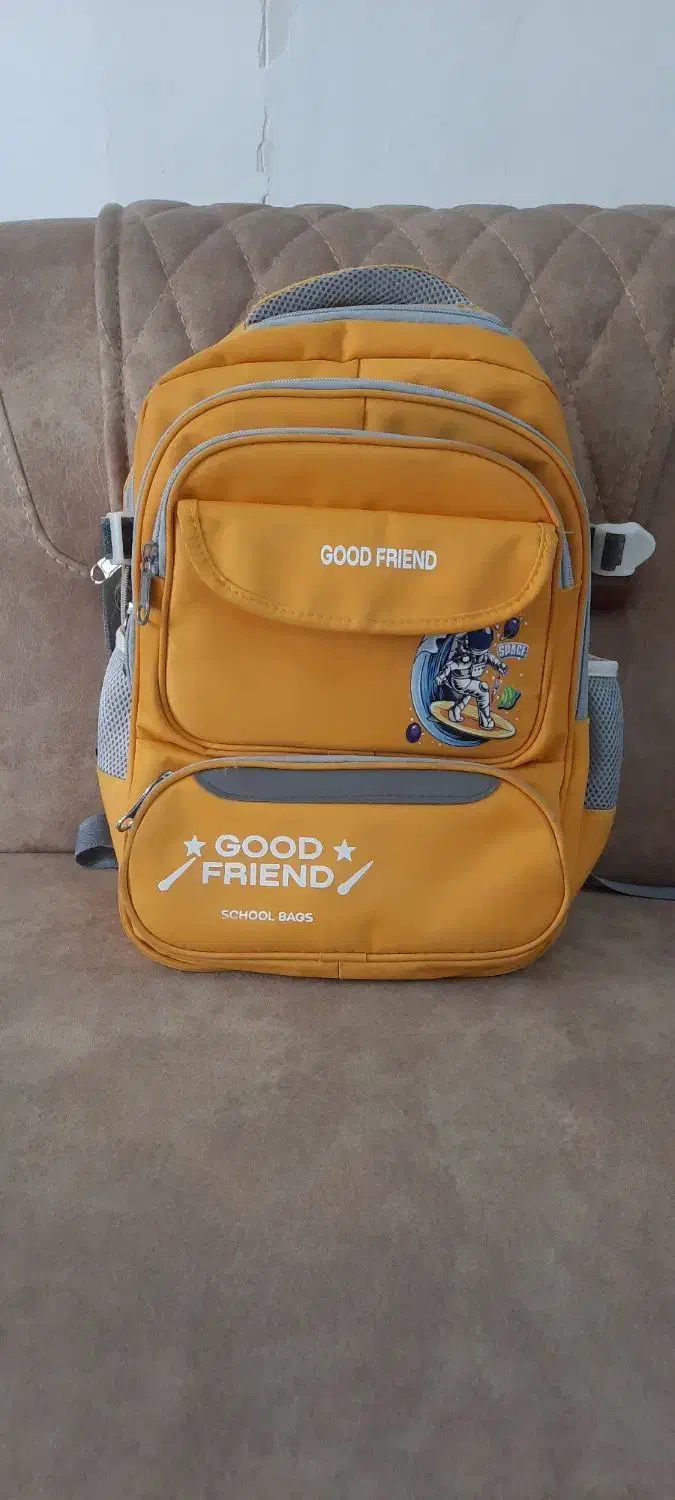 کوله پشتی مدرسه فضایی ۵۵۰ جنس برزنت عالی نوی نو|کیف، کفش، کمربند|مشهد, هنرور|دیوار