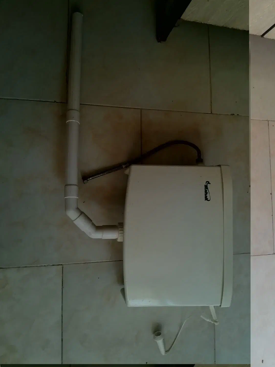 فلش تانک وشیر دستشویی|مصالح و تجهیزات ساختمان|پاکدشت, پاکدشت (مامازند)|دیوار