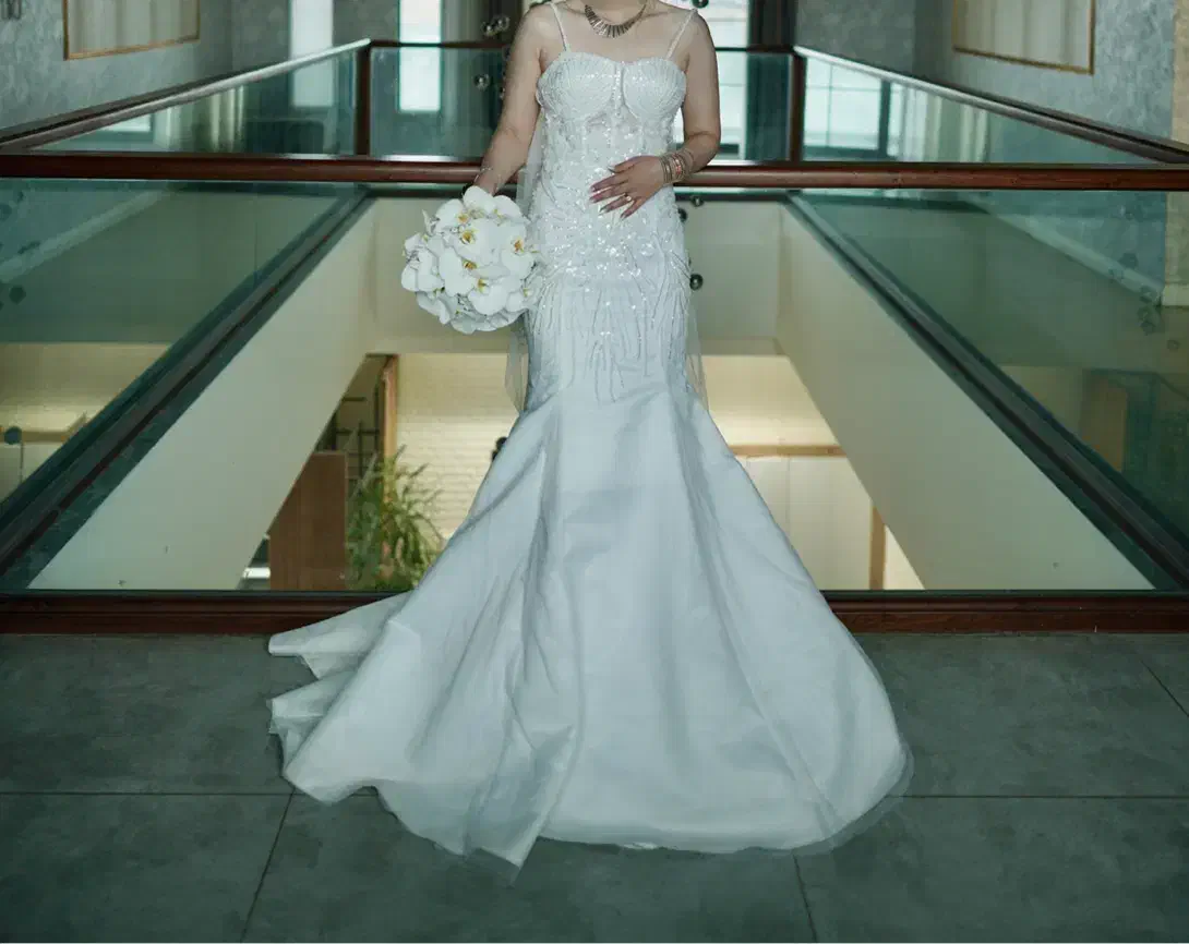 لباس عروس|لباس|رشت, منظریه|دیوار