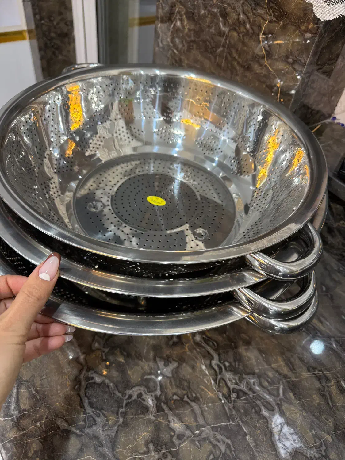 سبد و لگن برنج|ظروف پخت‌وپز|ری, شهادت|دیوار