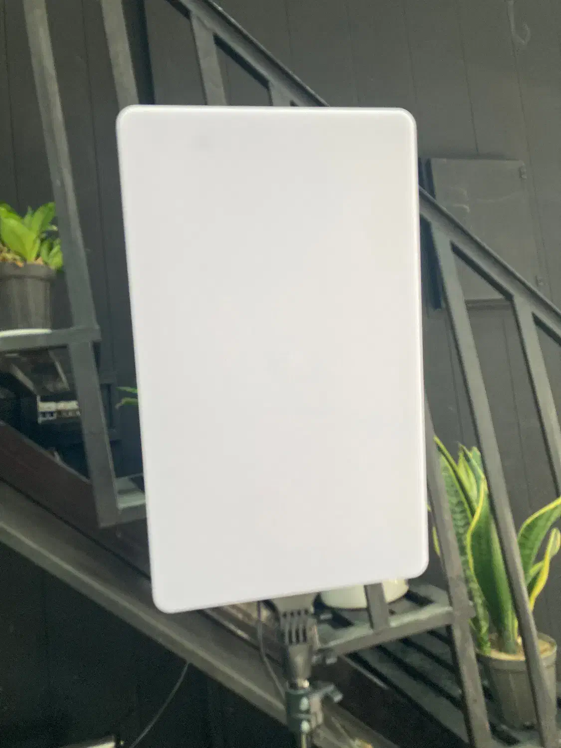 سافت لایت ار ال ۲۴|دوربین عکاسی و فیلم‌برداری|صدرا-فارس, فاز ۱|دیوار